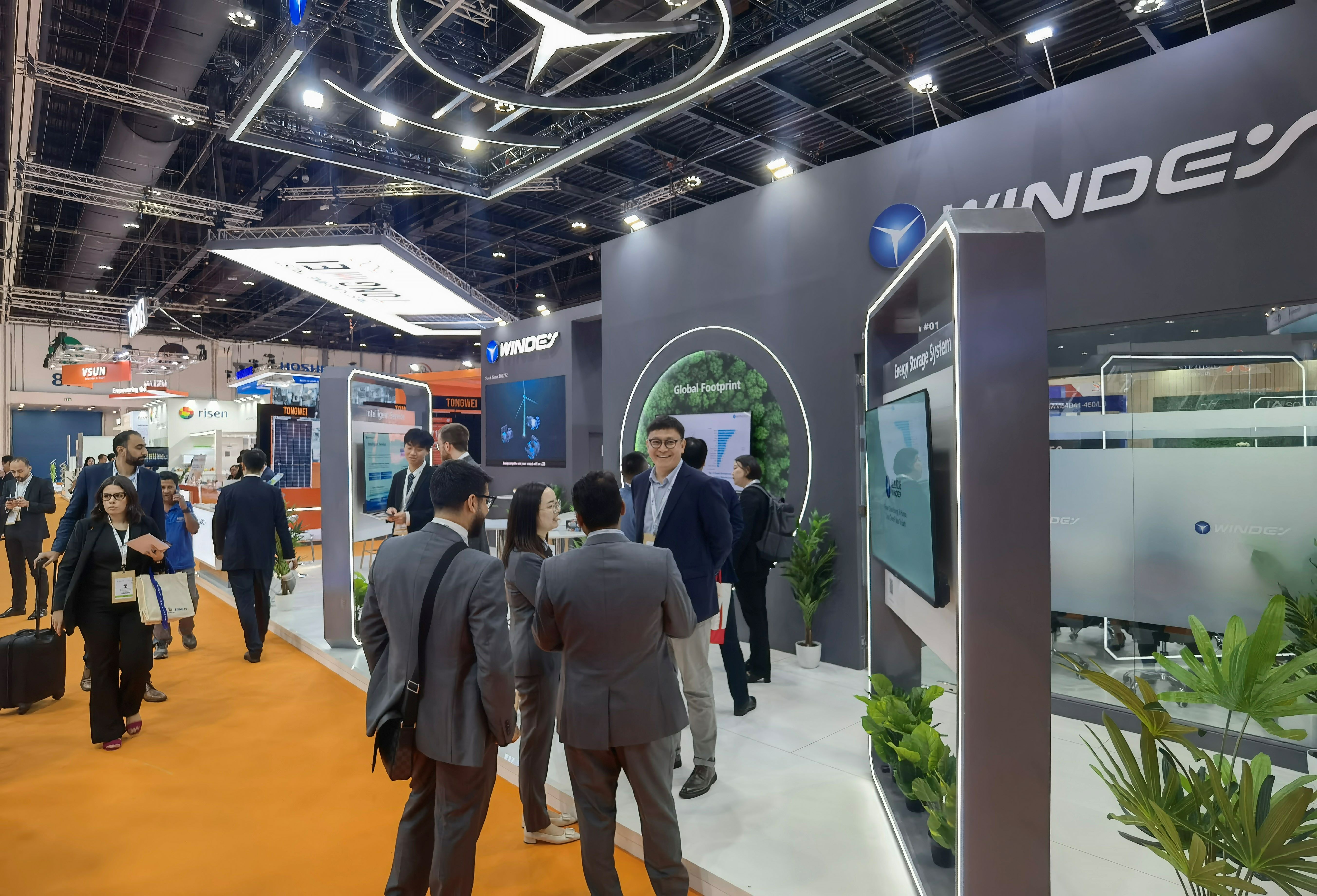 直击会场！龙八国际股份惊艳亮相2024中东世界未来能源峰会