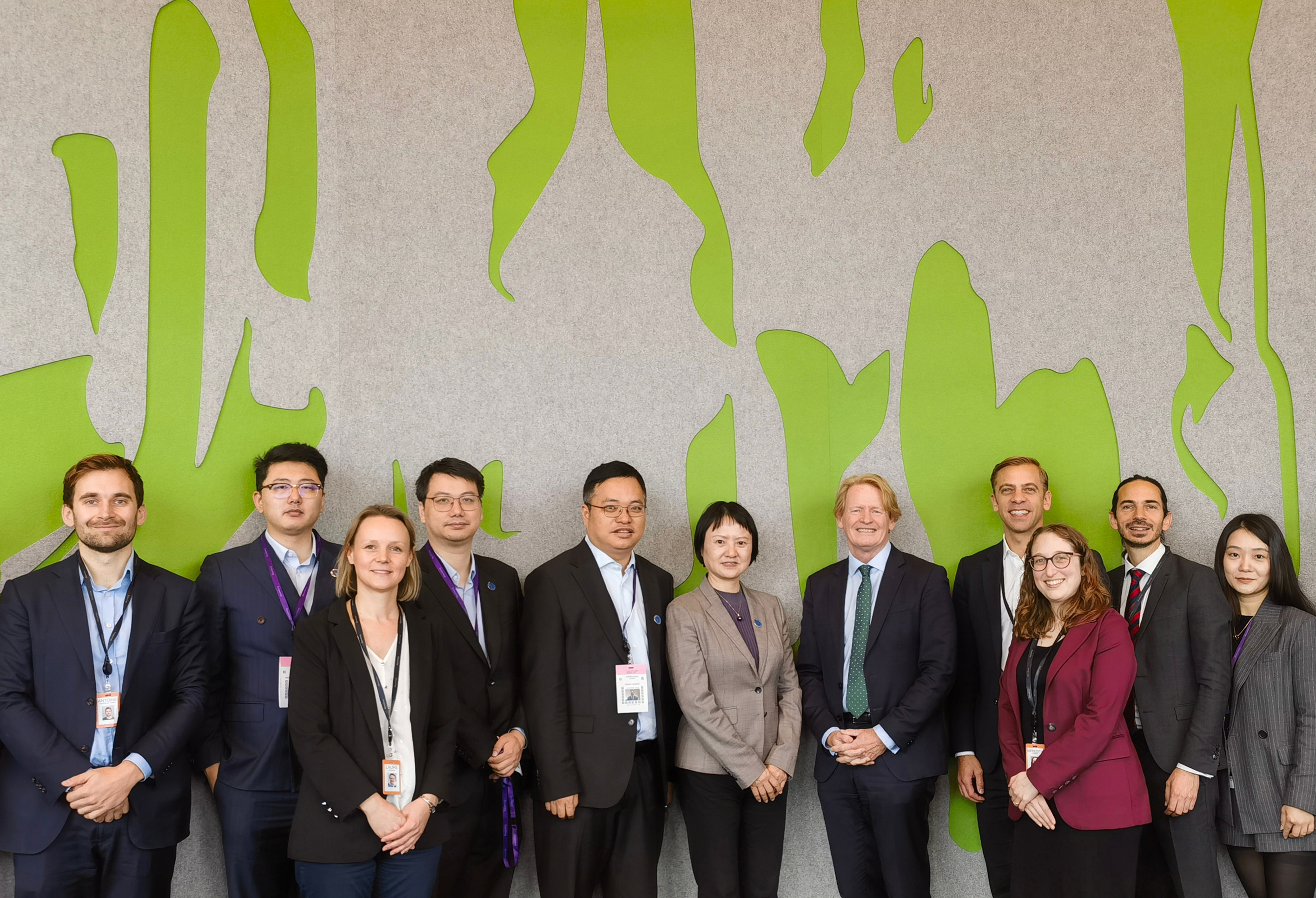 龙八国际股份与彭博新能源财经（BNEF） 签署战略合作谅解备忘录